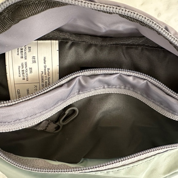 Authentic Burton Nerka Hip Pack (Fanny Pack) in grey and neon green - Picture 6 of 8